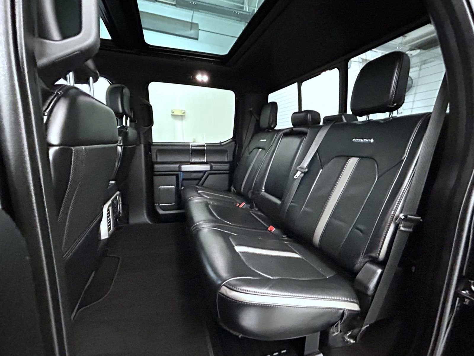 Used 2019 Ford F350 Platinum w/ Platinum Ultimate Package image 20