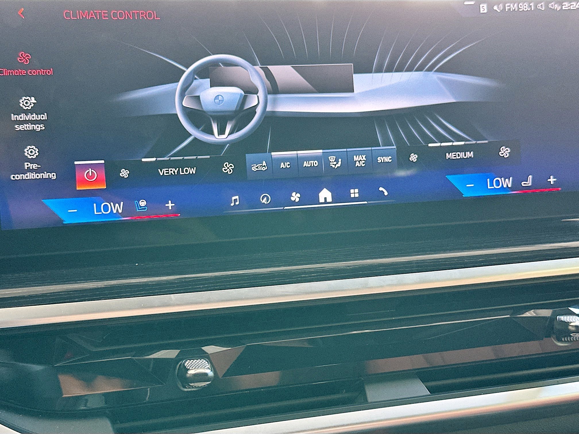 Used 2025 BMW X7 M60i image 16