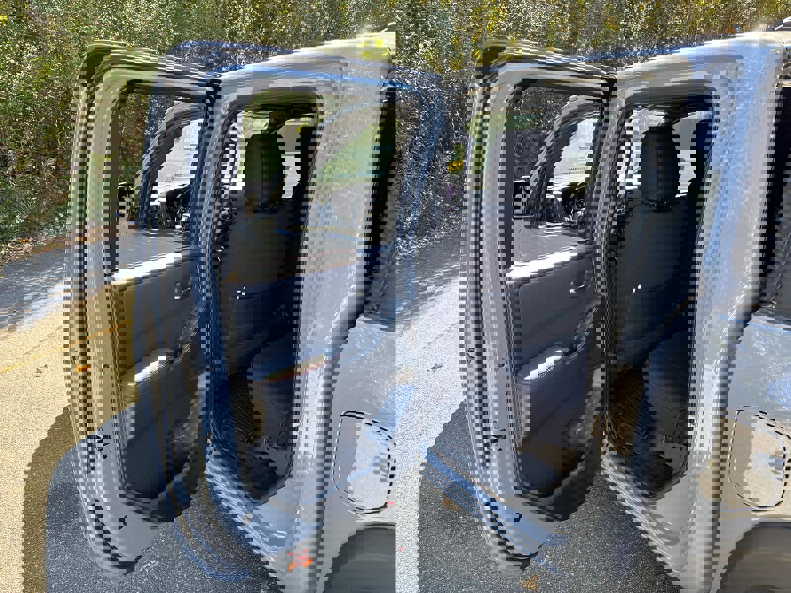 Used 2022 Nissan Frontier PRO-4X w/ Technology Package image 30