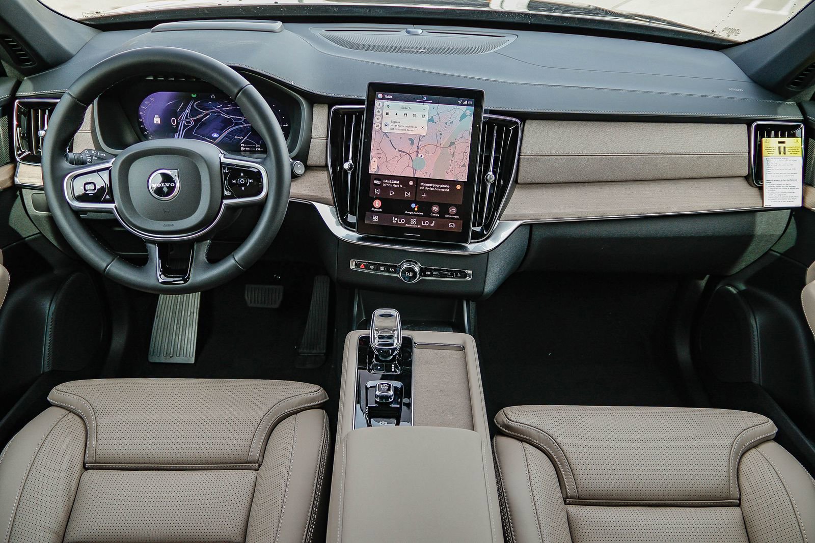 New 2026 Volvo XC90 T8 Ultra w/ Protection Package Premier image 12