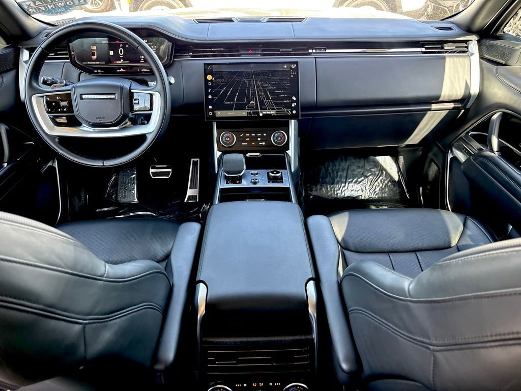 Used 2023 Land Rover Range Rover First Edition image 10
