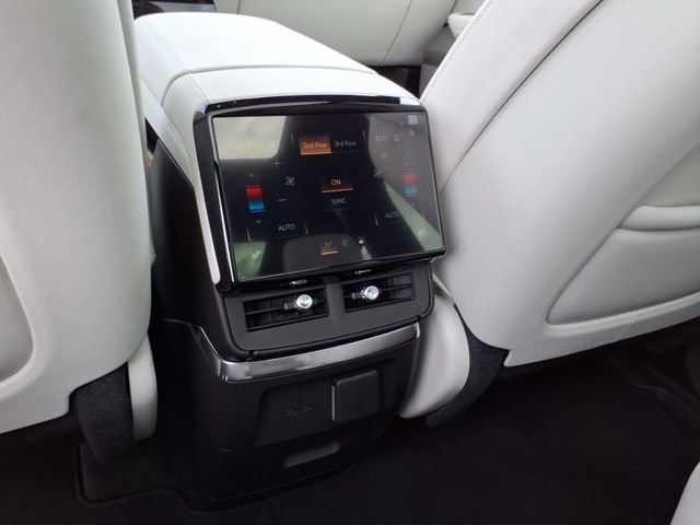 New 2026 Cadillac Vistiq Sport image 15