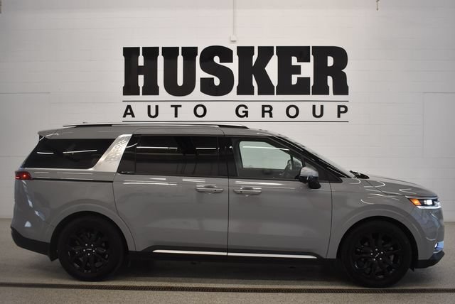 Used 2022 Kia Carnival SX Prestige FWD image 2