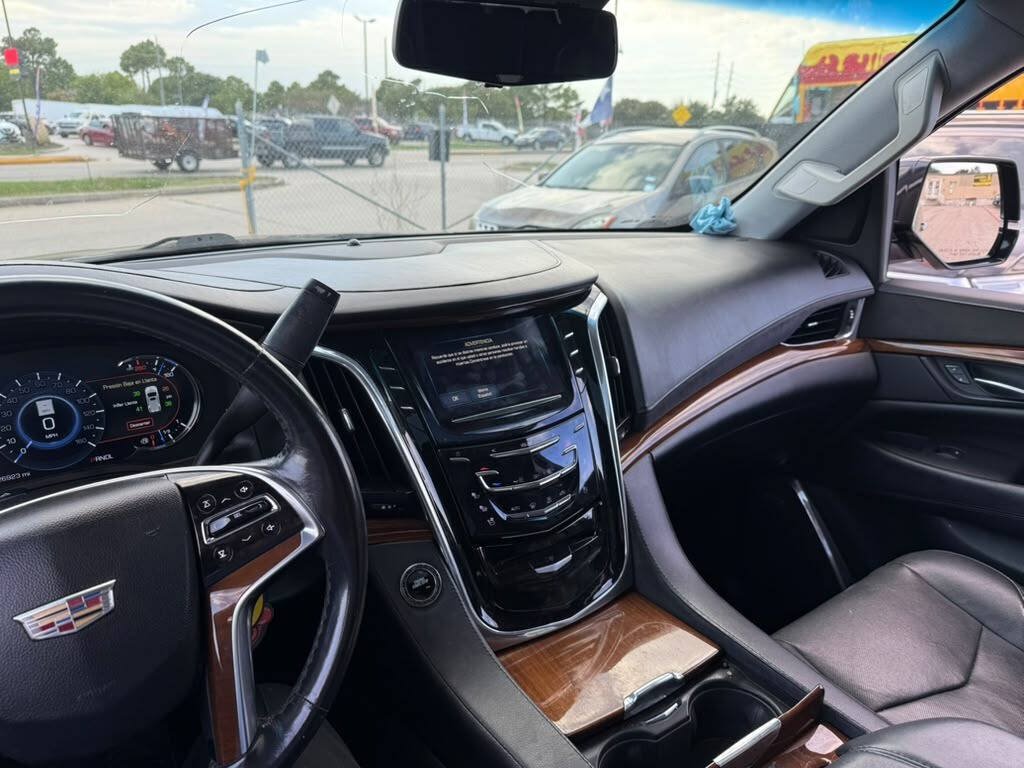 Used 2017 Cadillac Escalade ESV Premium Luxury AWD/4WD image 44
