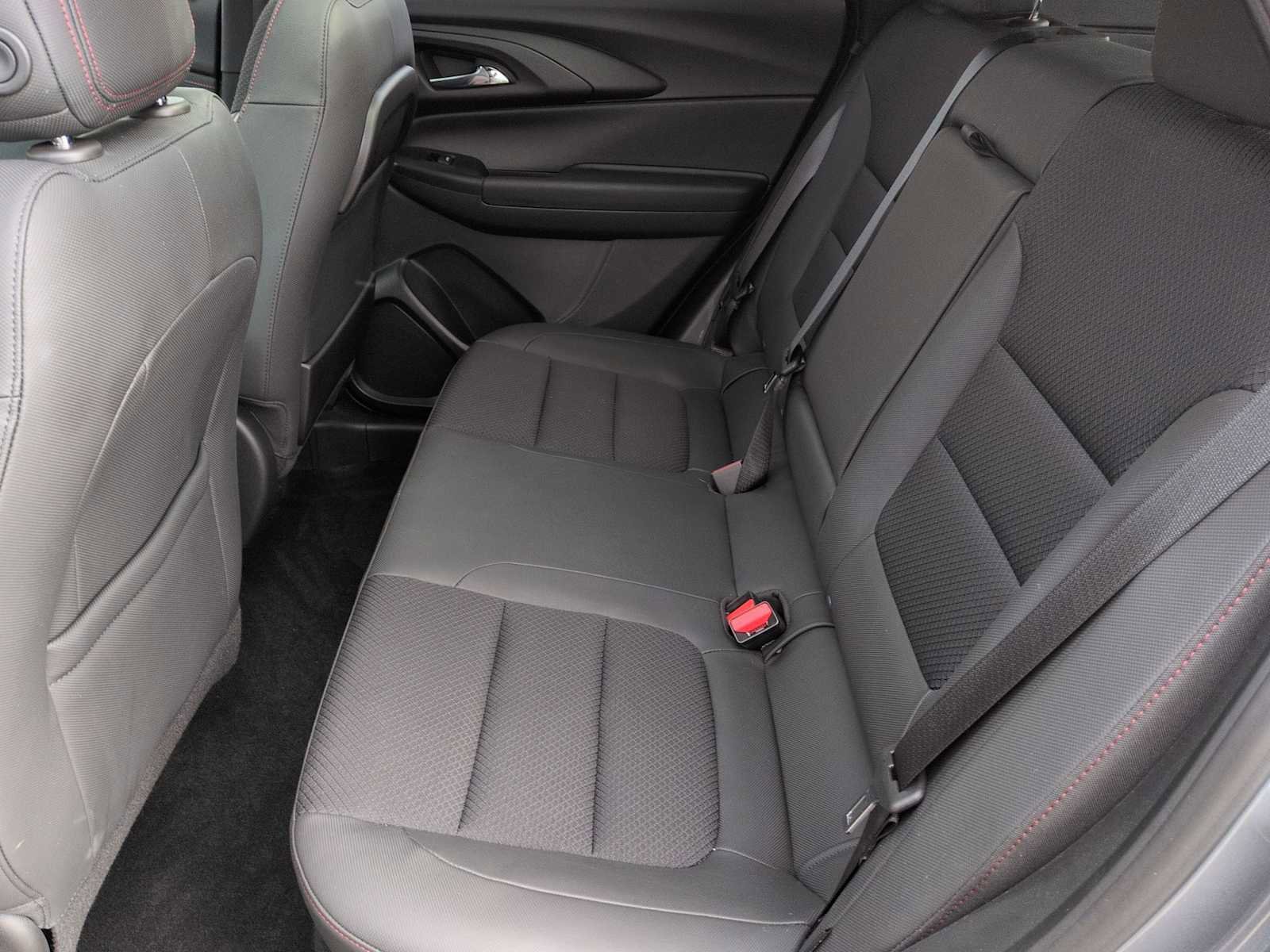 Used 2021 Chevrolet TrailBlazer RS w/ Sun and Liftgate Package FWD image 20