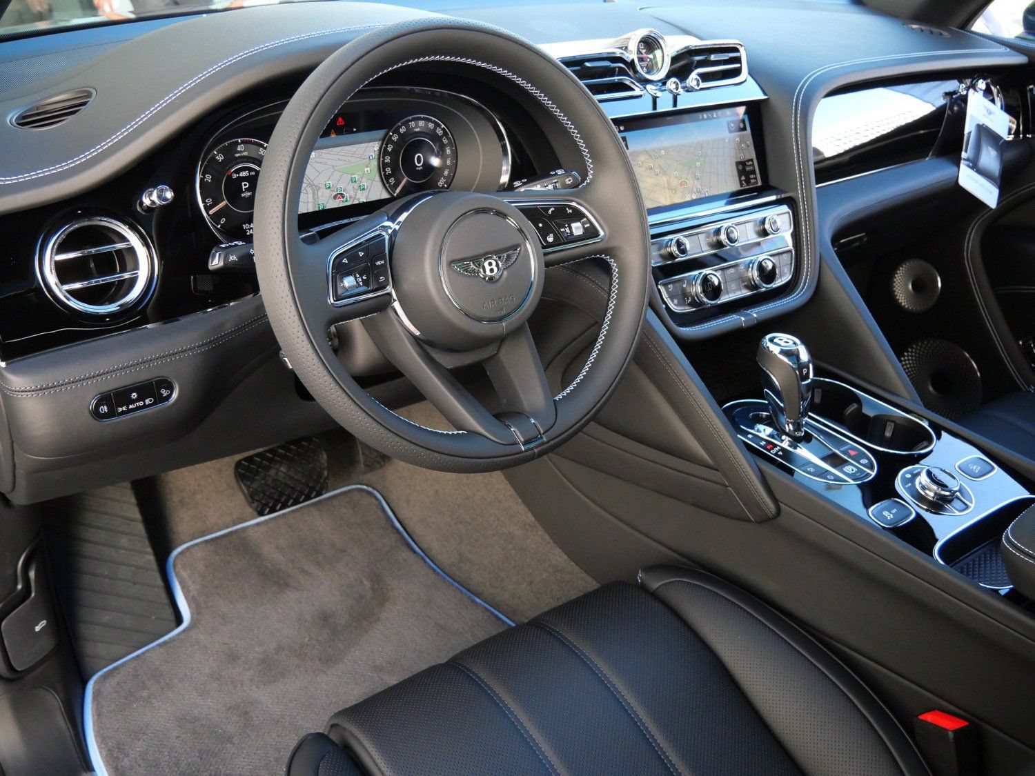 Used 2025 Bentley Bentayga Extended Wheelbase AWD/4WD image 2