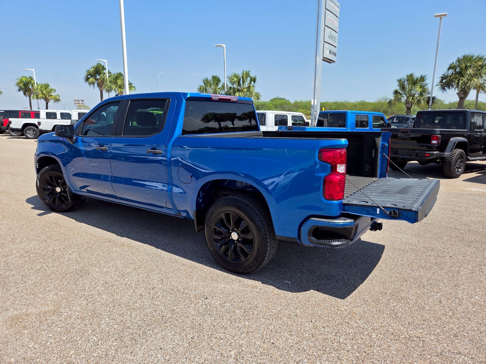 Used 2023 Chevrolet Silverado 1500 Custom RWD image 6