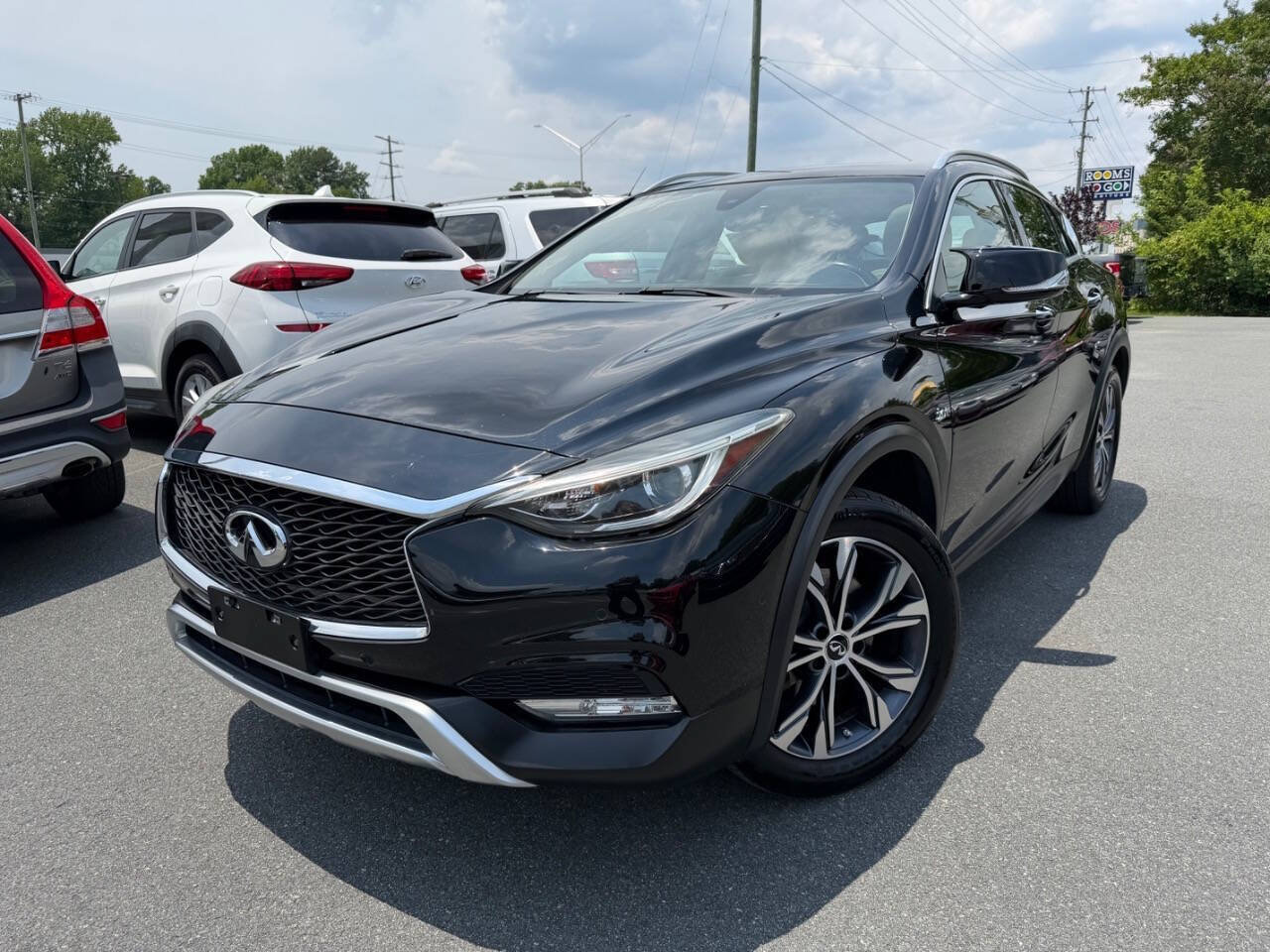 Used 2017 INFINITI QX30 Premium w/ Navigation Package