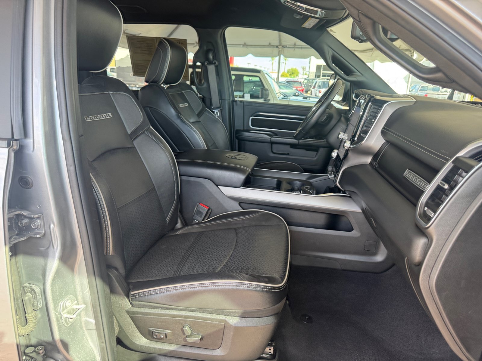 Used 2022 RAM 2500 Laramie AWD/4WD image 32