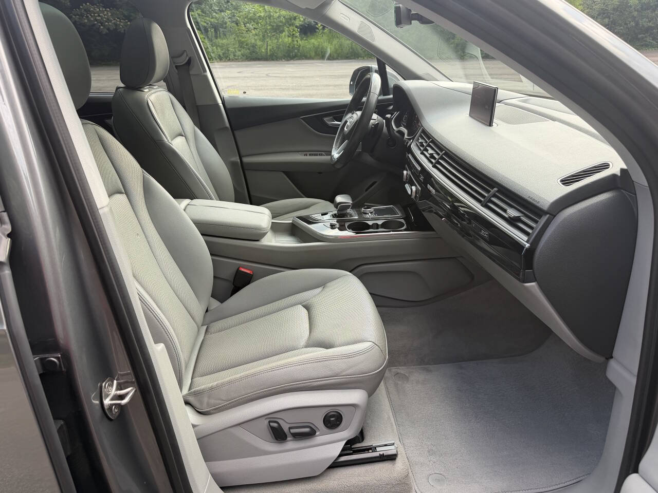 Used 2017 Audi Q7 3.0T Prestige AWD/4WD image 14
