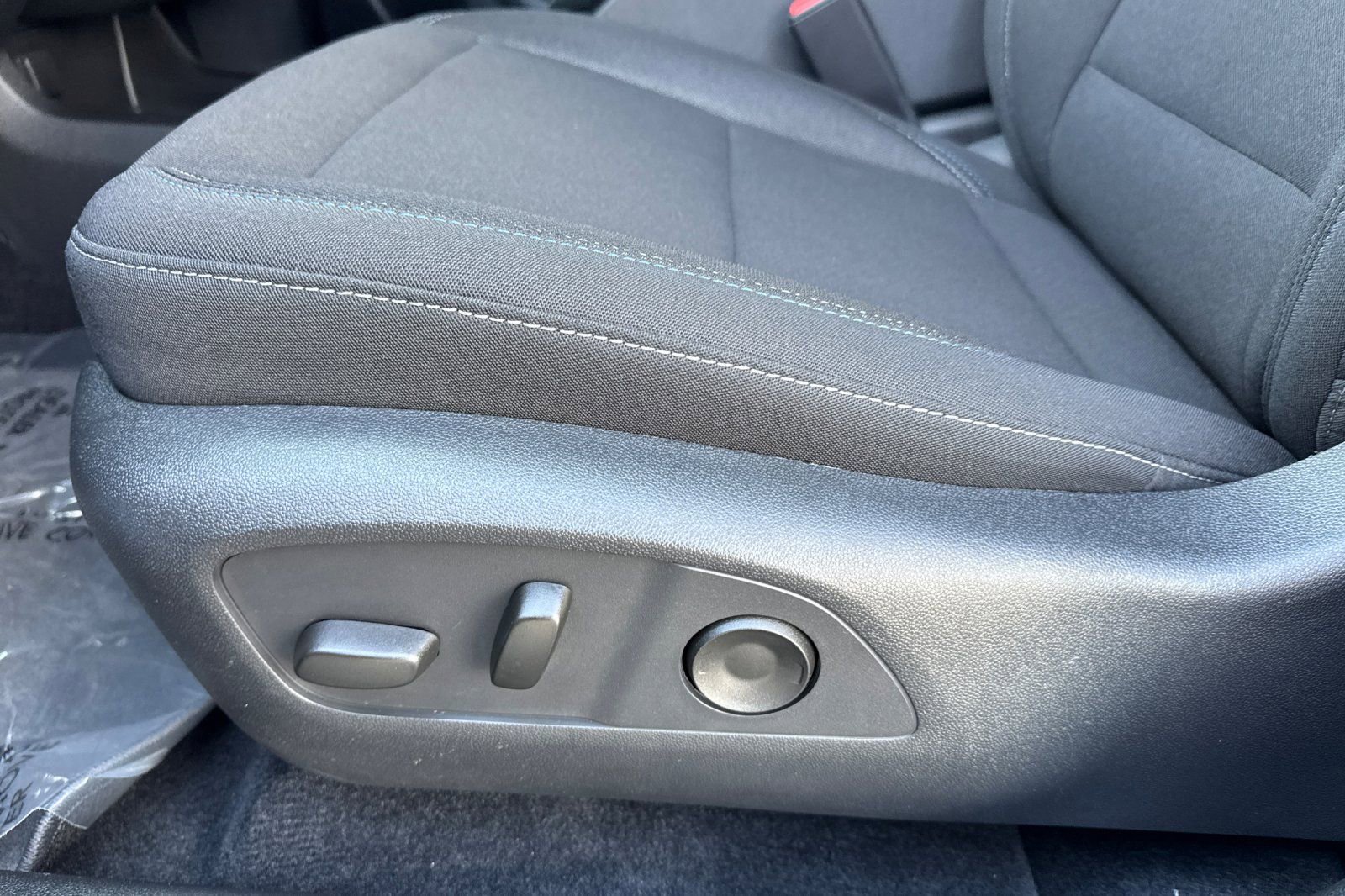 Used 2026 Chevrolet Equinox EV LT w/ Comfort Package image 14
