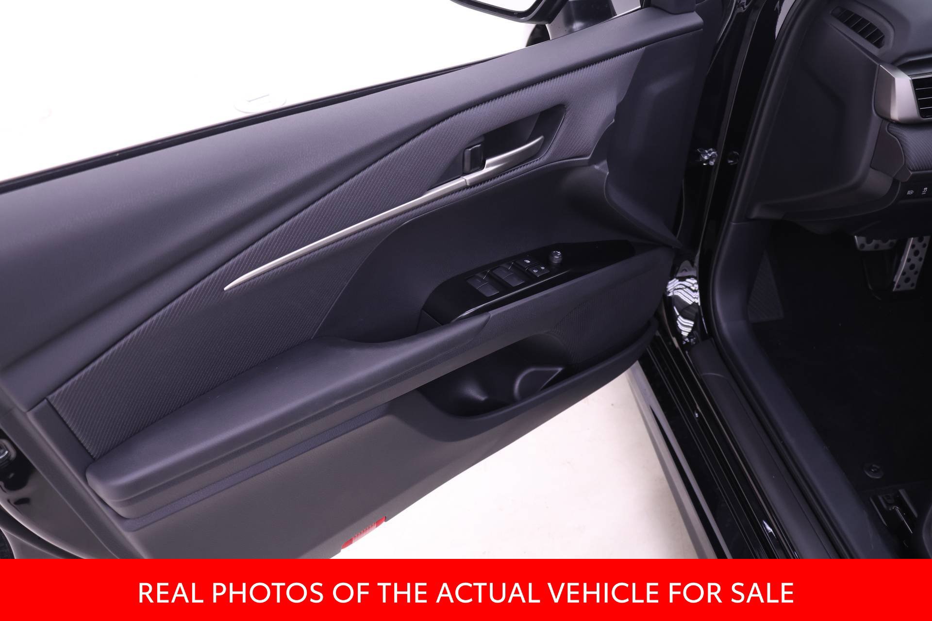 New 2027 Toyota Camry SE FWD image 9
