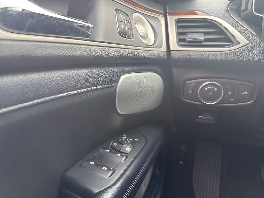 Used 2019 Lincoln MKZ Reserve w/ Luxury Package image 27