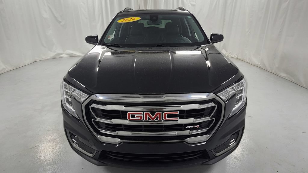 Used 2024 GMC Terrain AT4 w/ LPO, Floor Liner Package AWD/4WD image 8