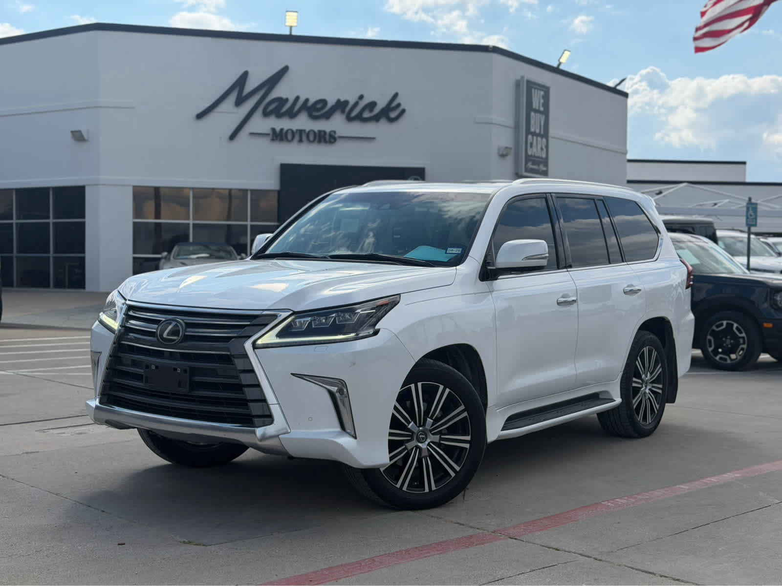 Used 2021 Lexus LX 570 4WD w/ Luxury Package image 1