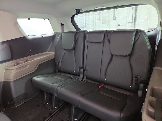 Certified 2025 Kia Carnival EX FWD image 15