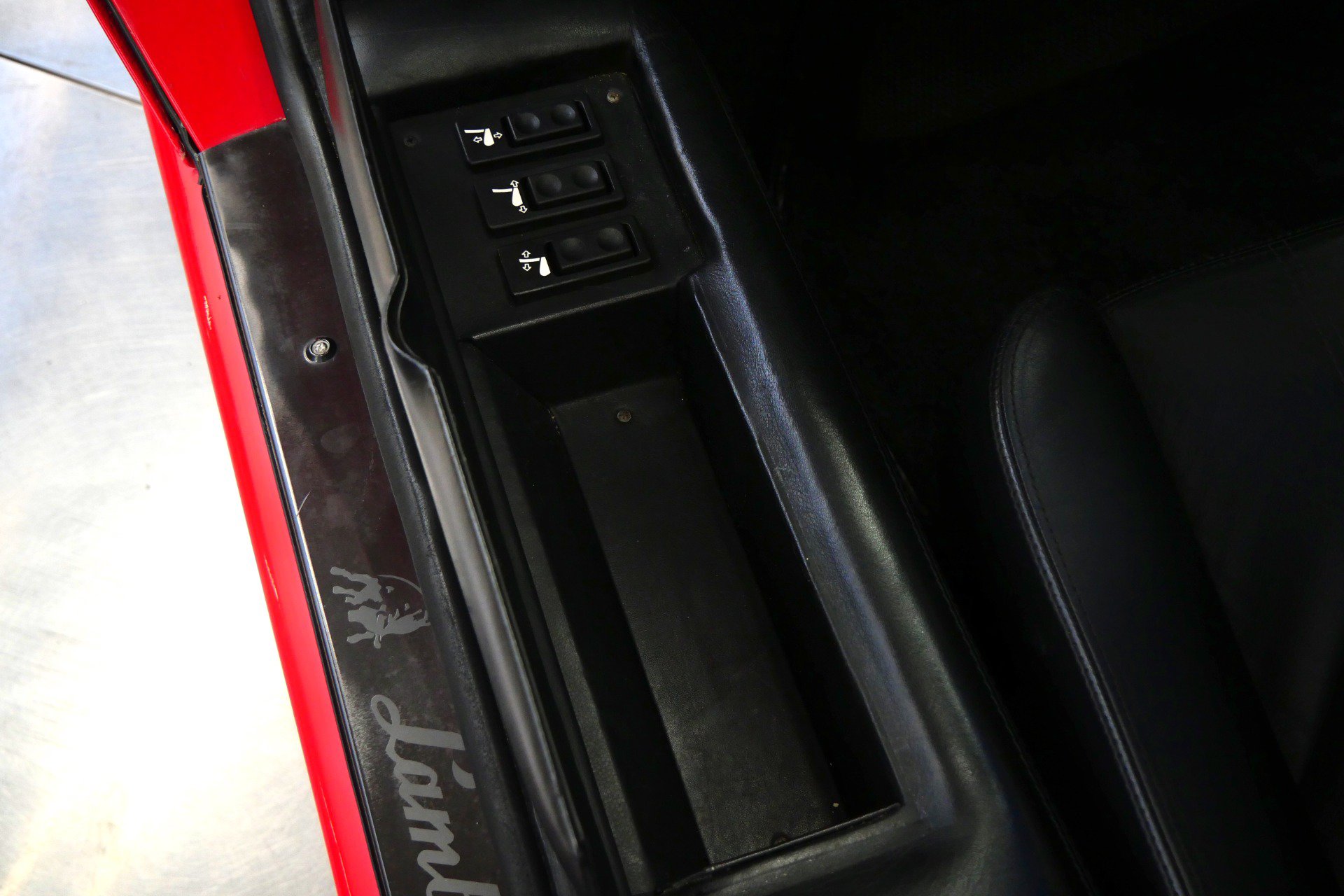 Used 1989 Lamborghini Countach Coupe RWD image 31