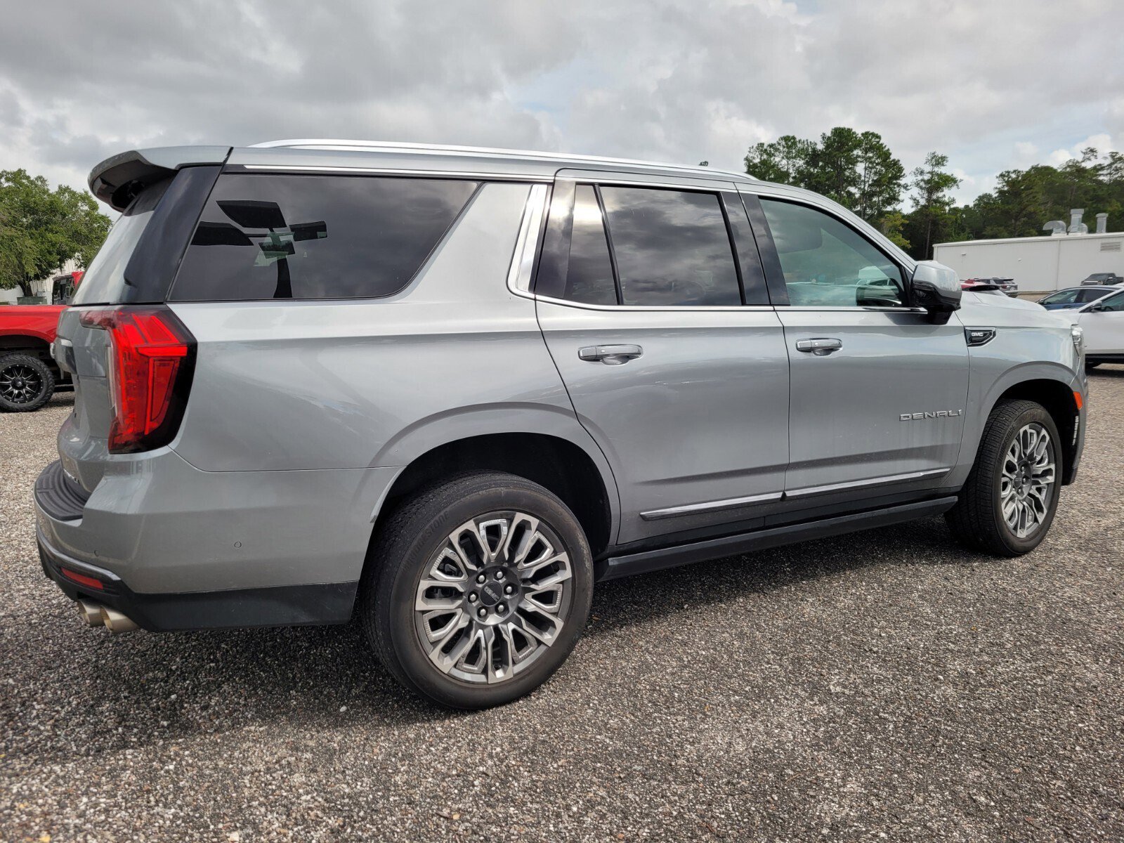 Used 2024 GMC Yukon Denali Ultimate image 6