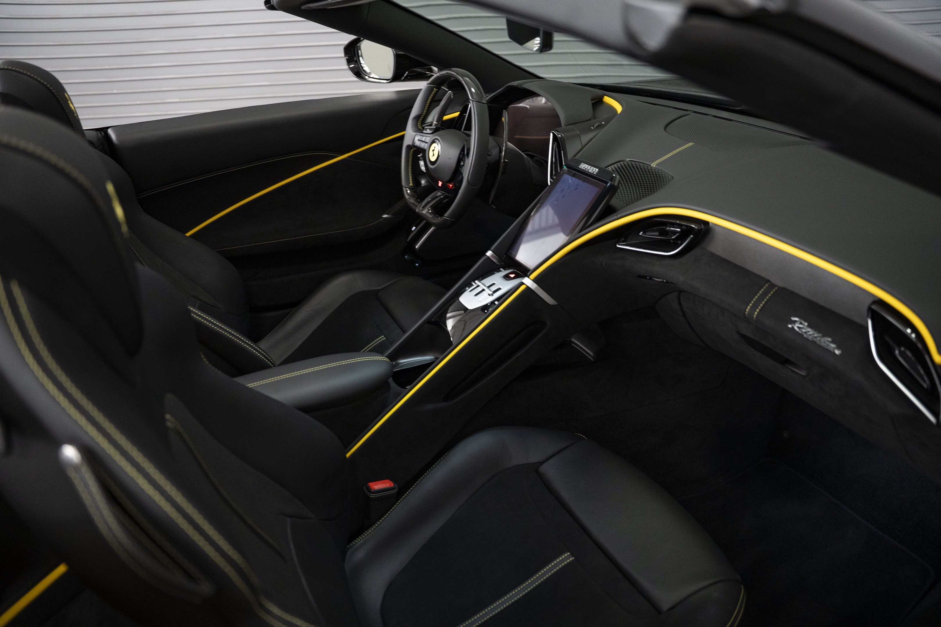 Used 2026 Ferrari Roma Spider RWD image 32
