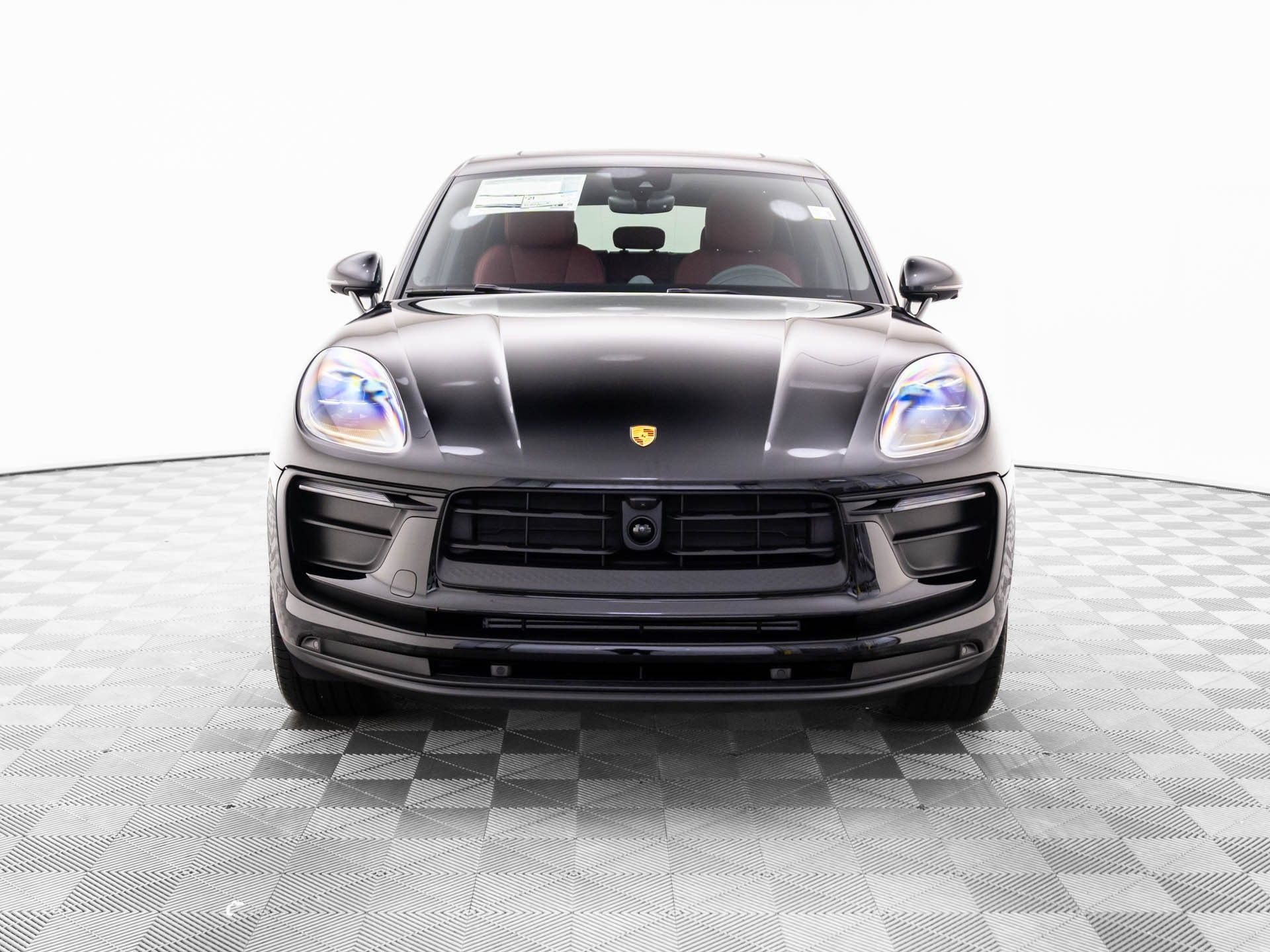 Certified 2026 Porsche Macan AWD/4WD image 9