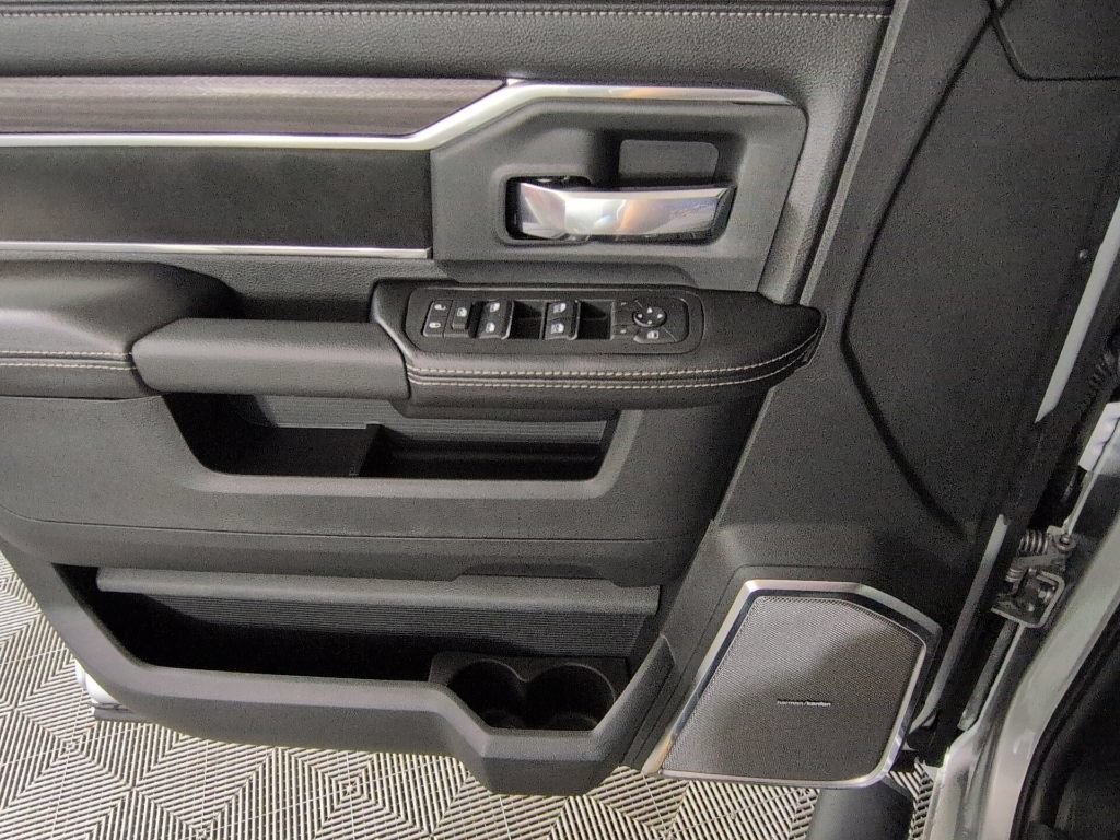 New 2026 RAM 5500 Tradesman AWD/4WD image 19