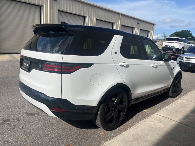 Used 2023 Land Rover Discovery HSE R-Dynamic AWD/4WD image 4