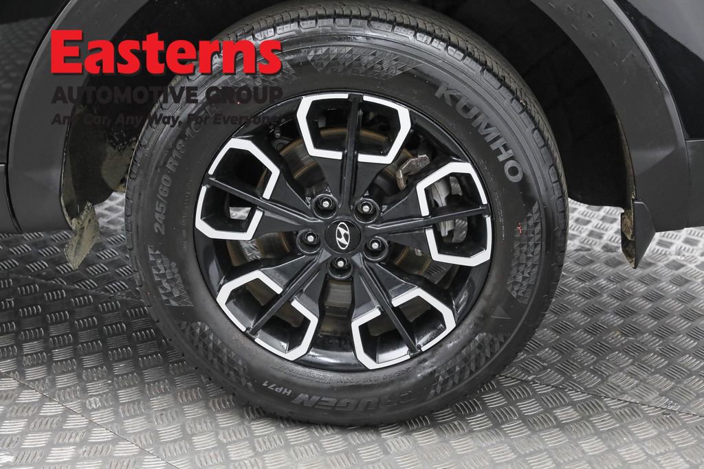 Used 2024 Hyundai Santa Cruz SE image 32