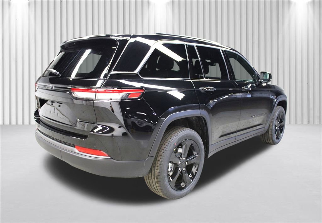 New 2026 Jeep Grand Cherokee Limited w/ Limited Altitude Package image 3