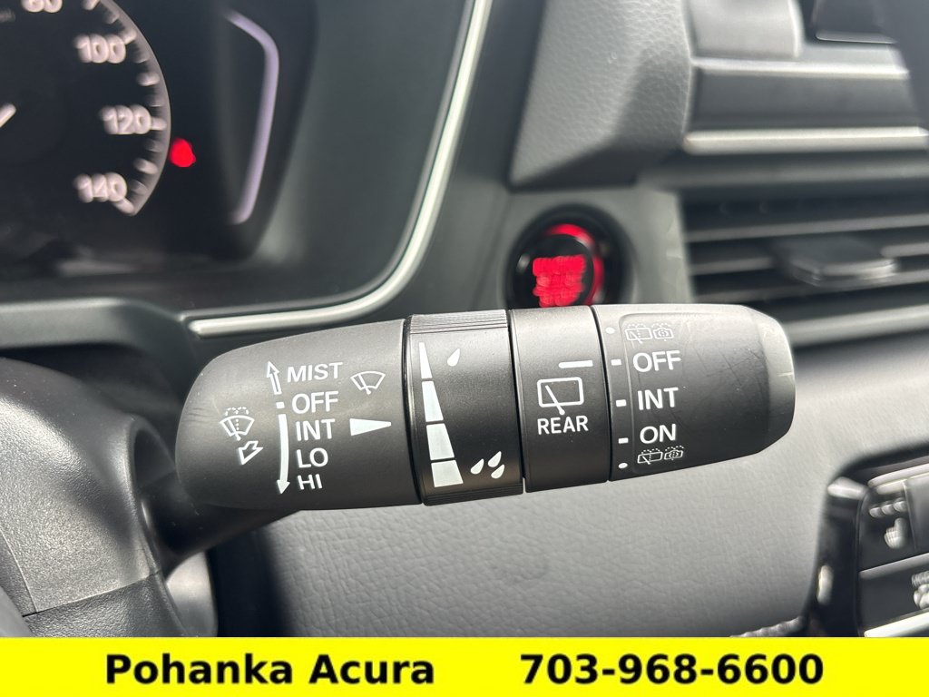 Used 2024 Honda Pilot Touring image 11