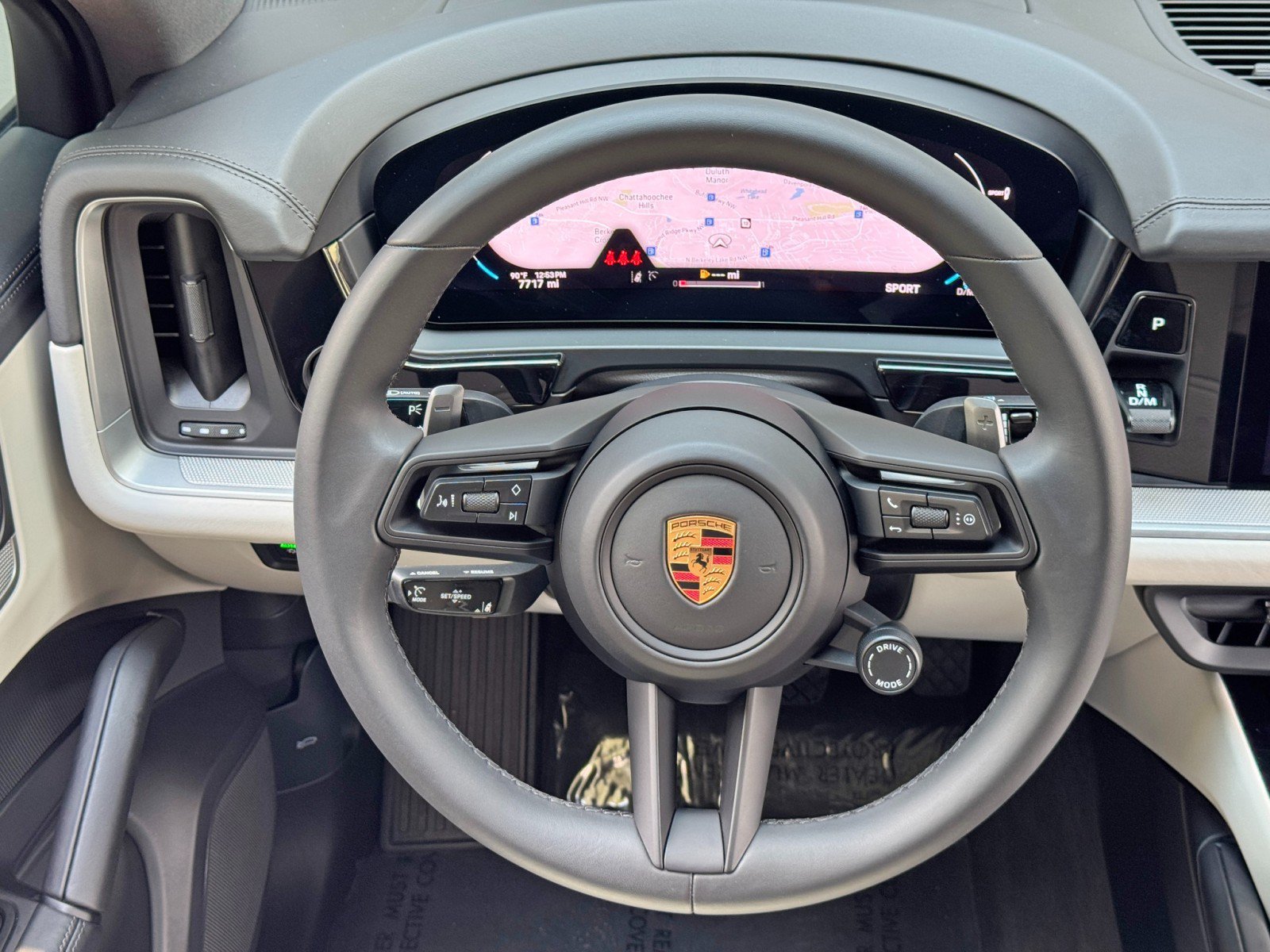 Used 2025 Porsche Cayenne AWD/4WD image 22
