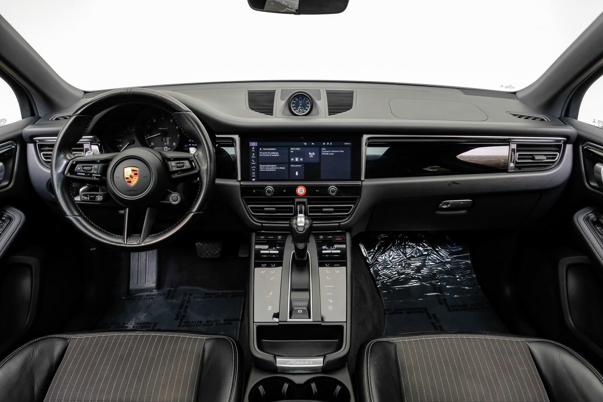 Used 2023 Porsche Macan Turbo AWD/4WD image 19