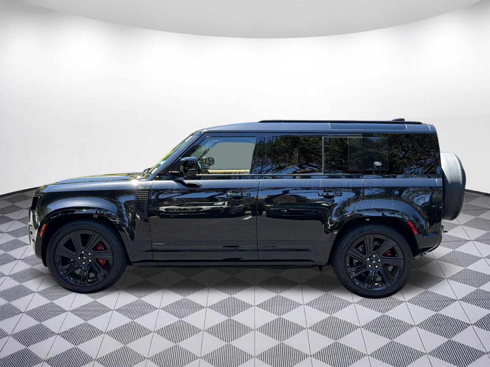 Used 2020 Land Rover Defender 110 X AWD/4WD image 2