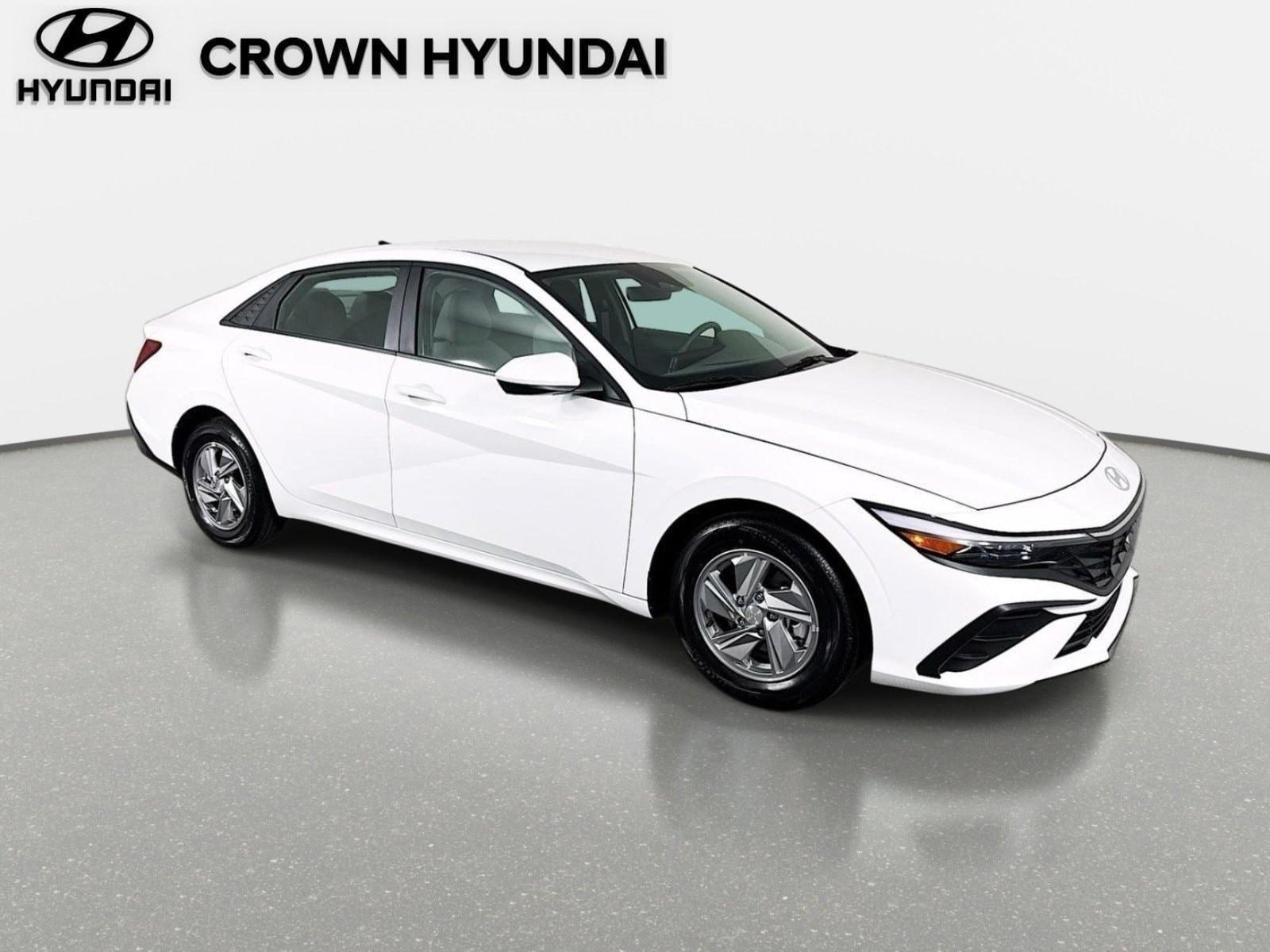 New 2026 Hyundai Elantra SE FWD image 3