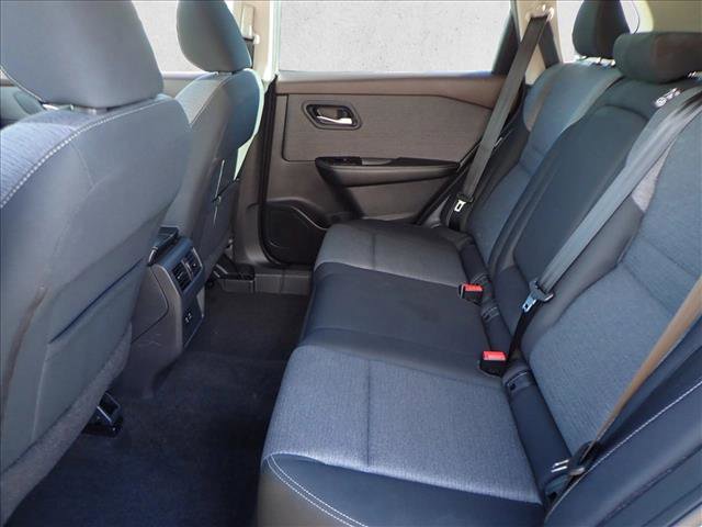 Used 2022 Nissan Rogue SV image 9