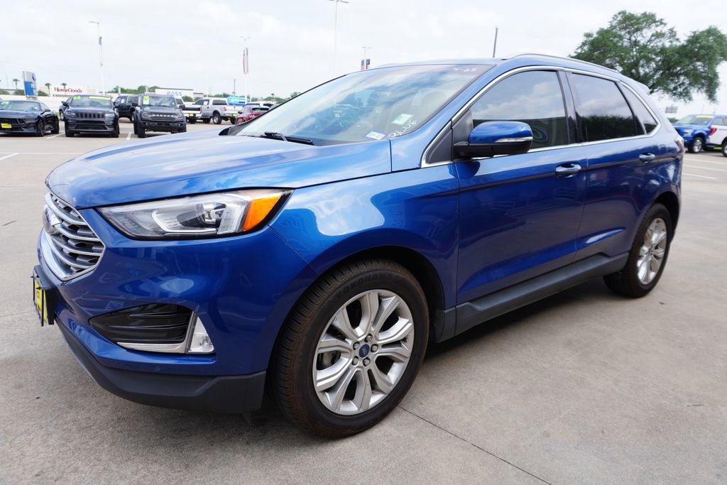 Certified 2020 Ford Edge Titanium FWD image 3