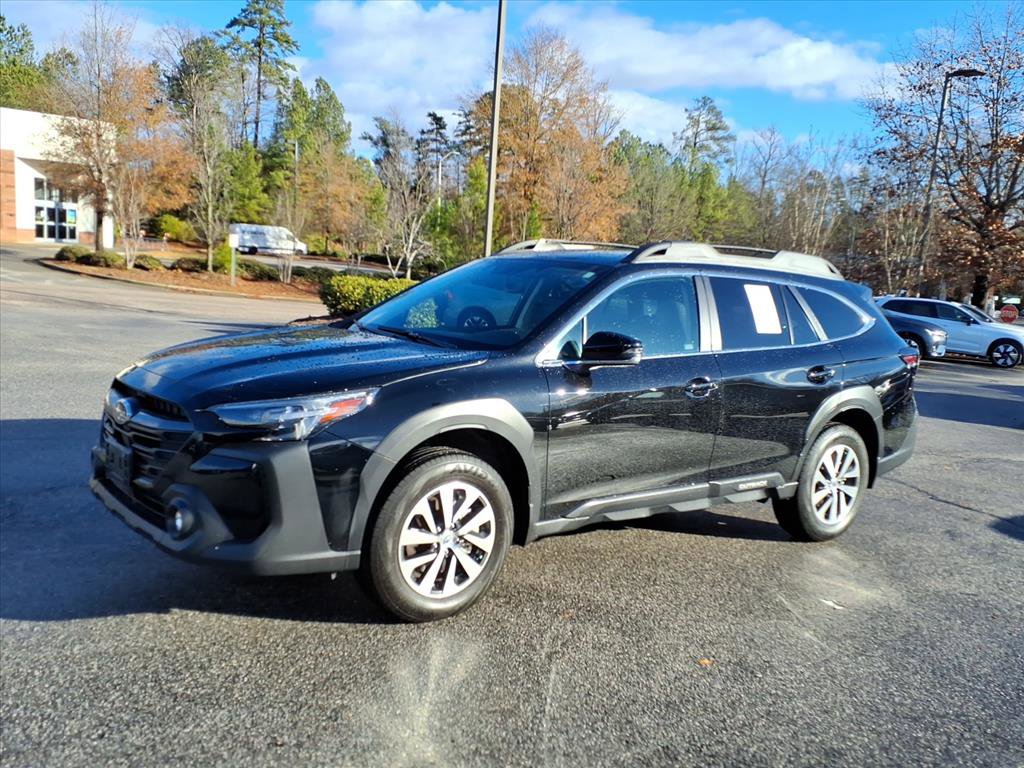 Used 2025 Subaru Outback Premium image 9