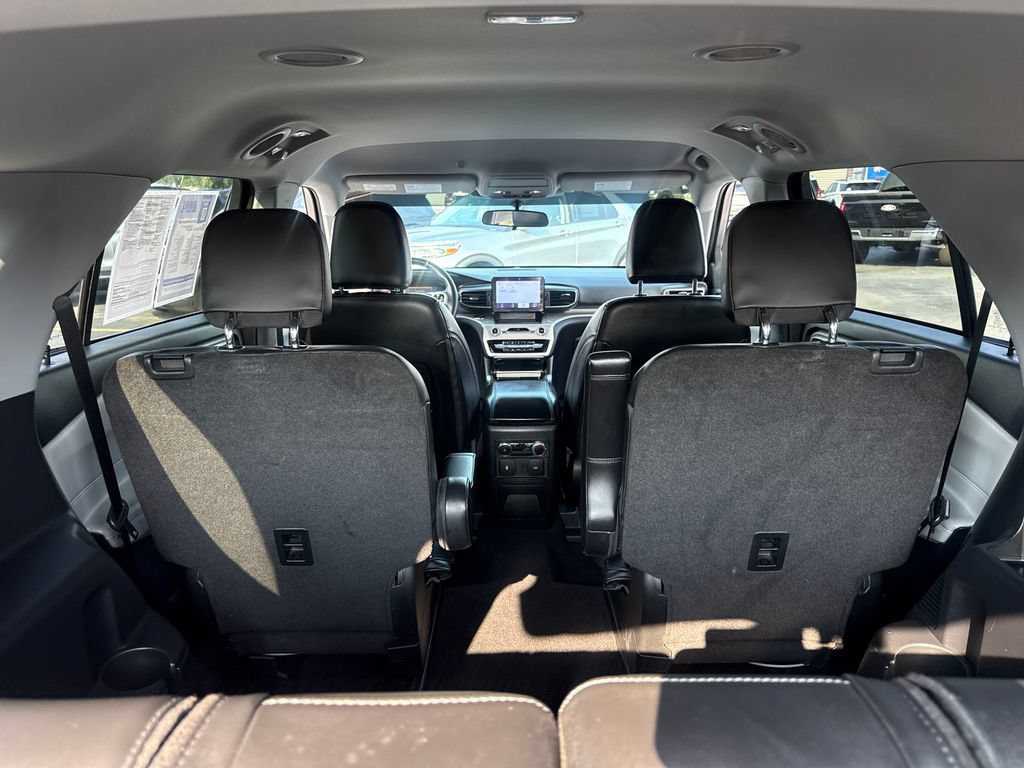 Used 2023 Ford Explorer XLT w/ Equipment Group 202A AWD/4WD image 16