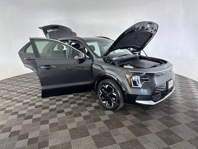 Certified 2023 Kia Niro Wind w/ Wind Preserve Package FWD image 14