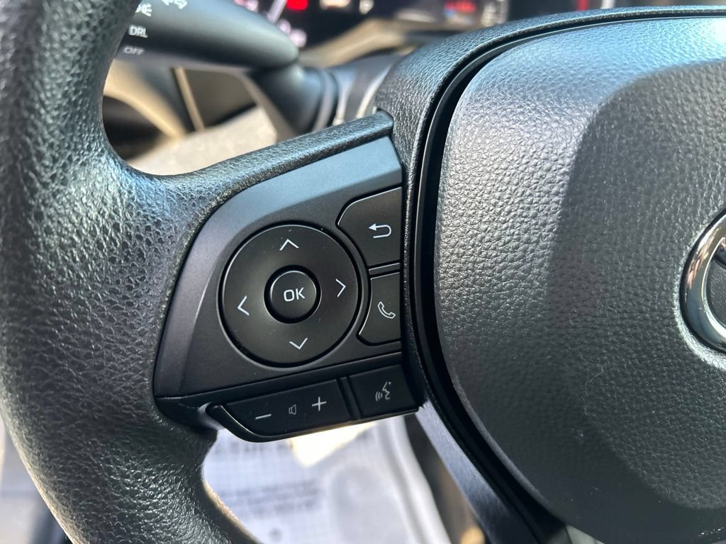 Used 2023 Toyota RAV4 LE AWD/4WD image 25