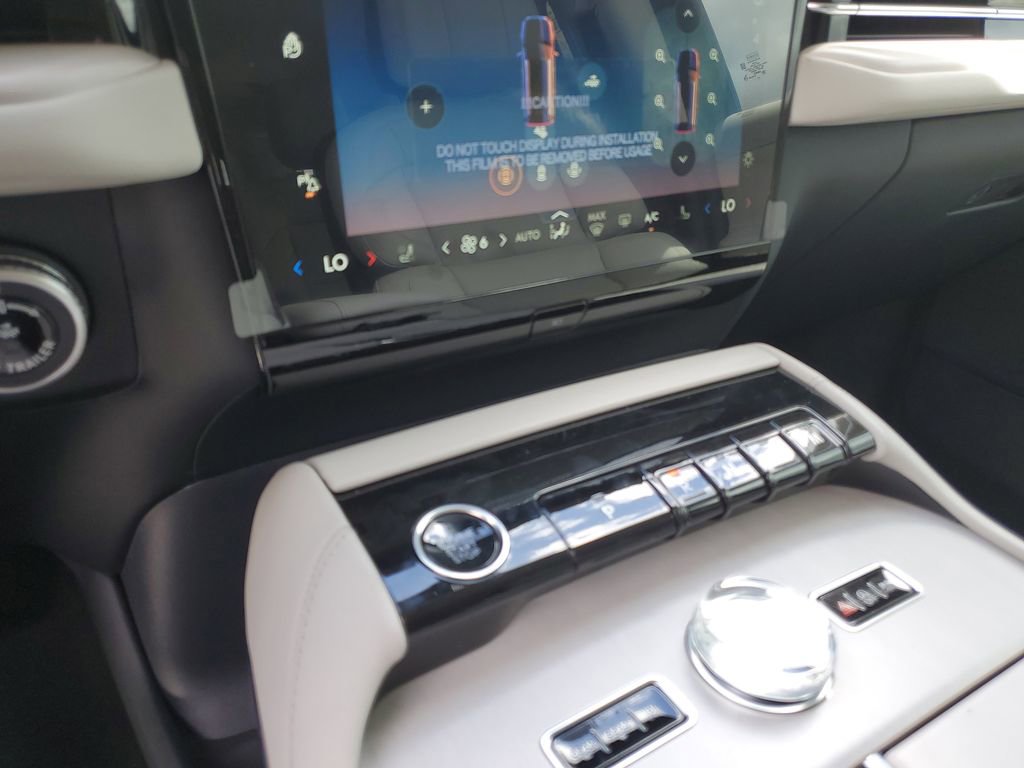 New 2026 Lincoln Navigator Premier AWD/4WD image 29
