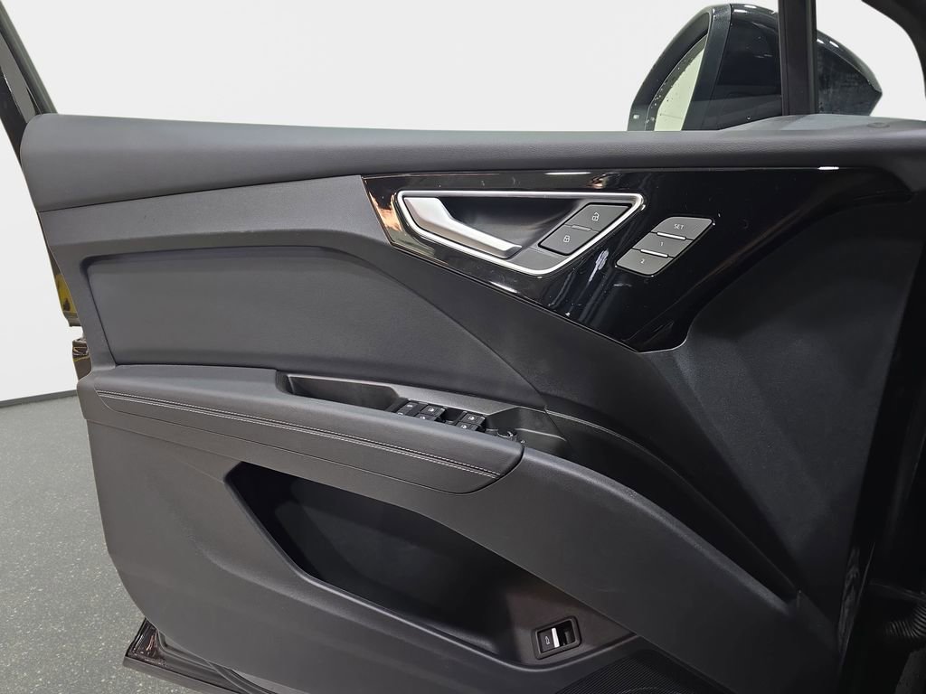 Used 2024 Audi Q4 e-tron Premium w/ Convenience Package image 27