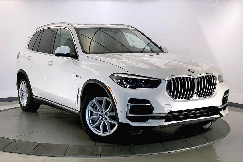 Certified 2023 BMW X5 xDrive45e w/ Luxury Seating Package AWD/4WD image 33