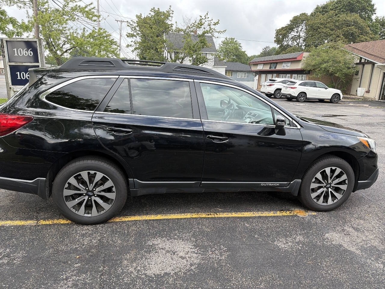 Used 2017 Subaru Outback 3.6R Limited AWD/4WD image 4