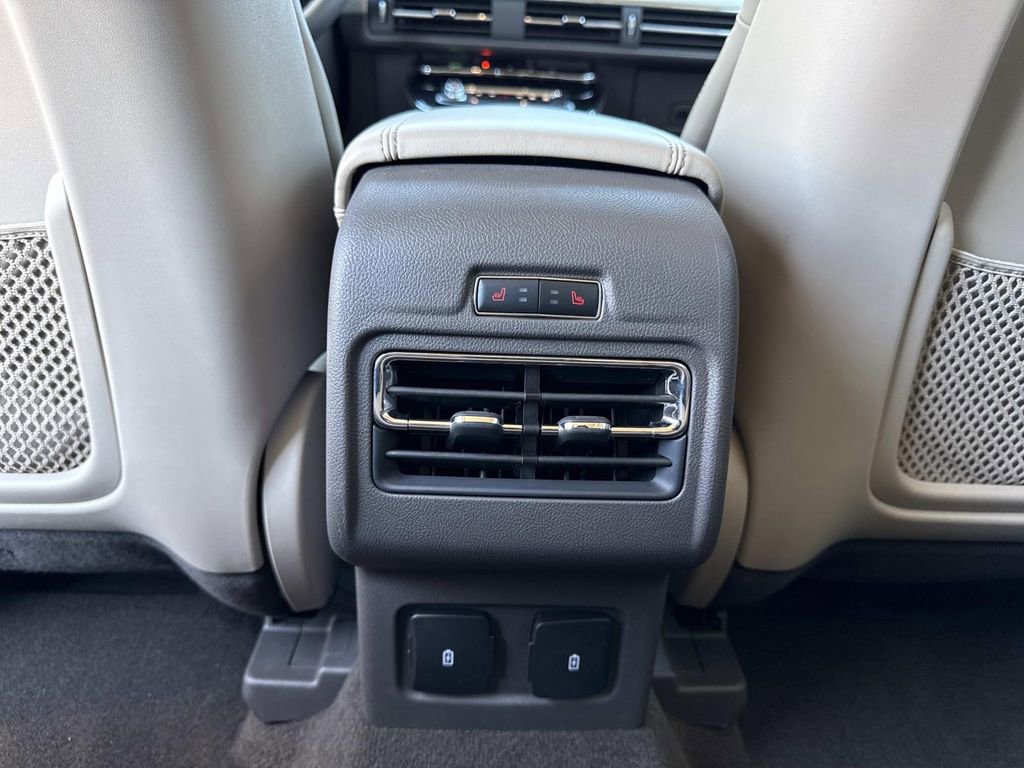 Used 2023 Lincoln Corsair Reserve w/ Equipment Group 202A image 17