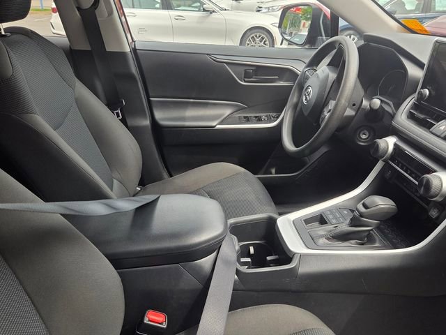 Used 2025 Toyota RAV4 LE AWD/4WD image 9