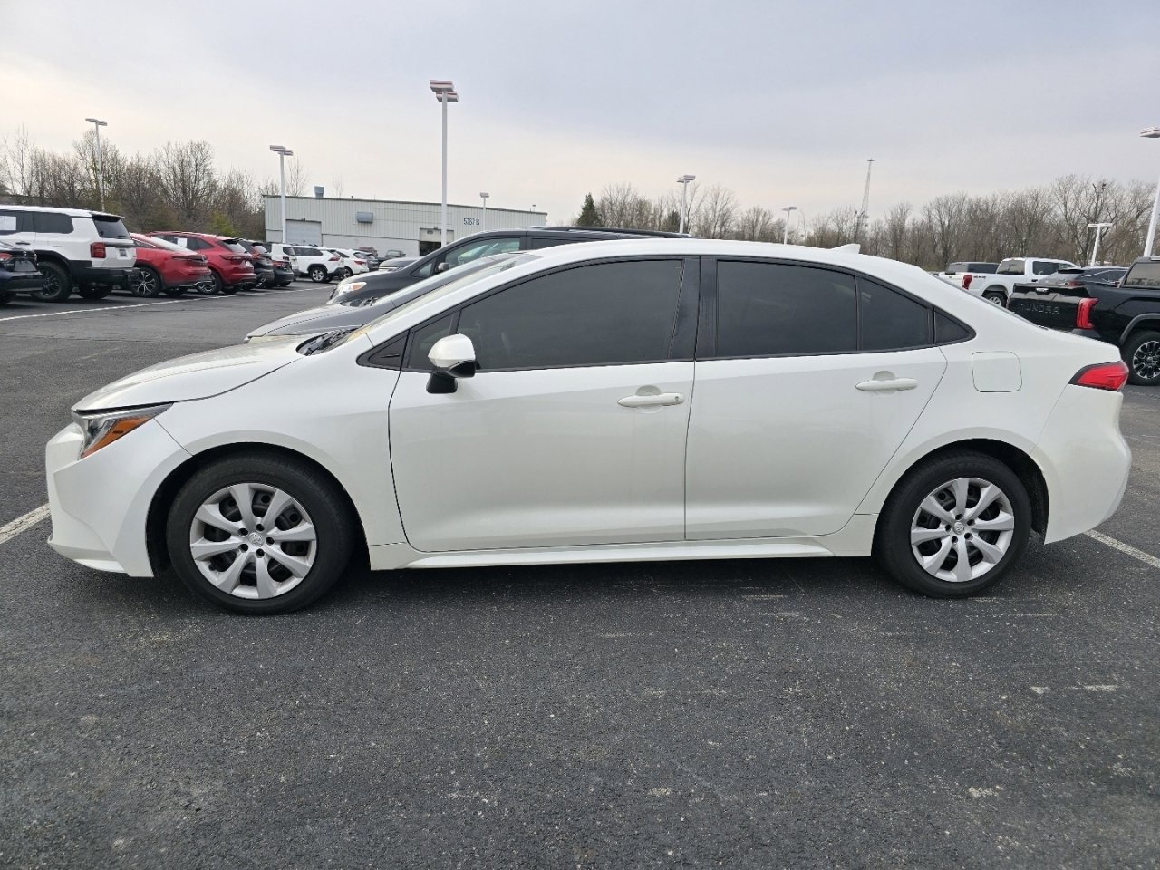 Used 2020 Toyota Corolla LE image 4