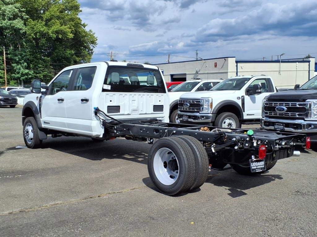 New 2026 Ford F550 4x4 Crew Cab image 4