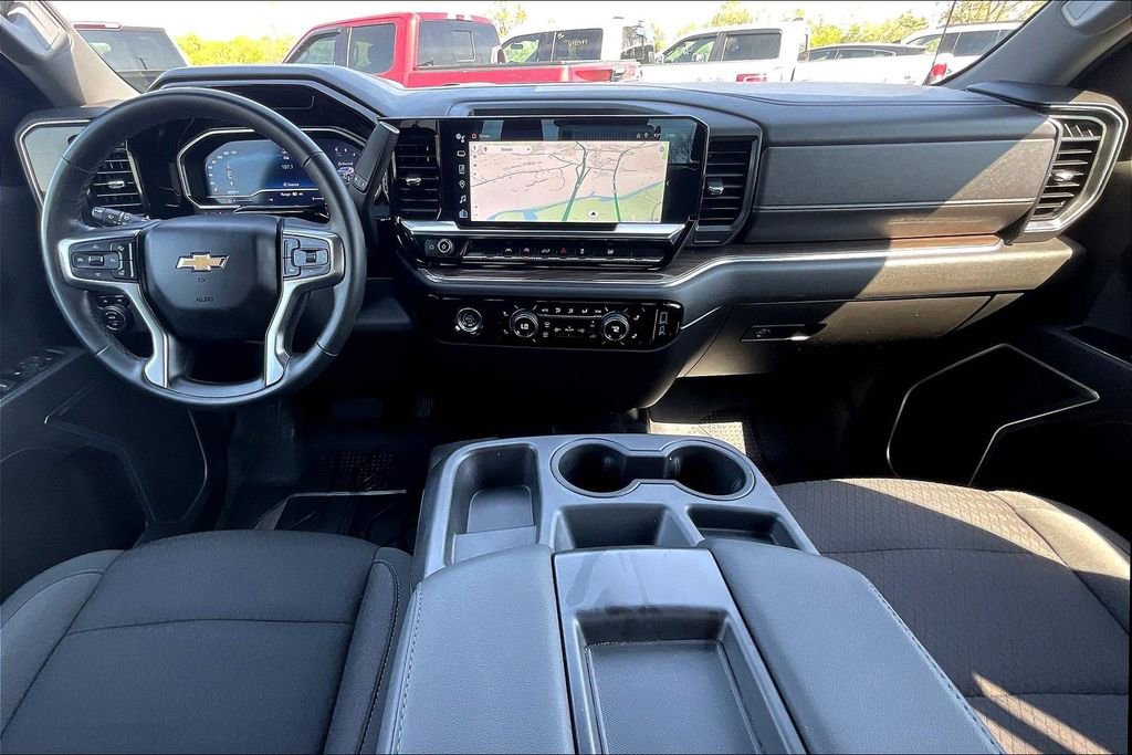 Used 2023 Chevrolet Silverado 1500 LT AWD/4WD image 9