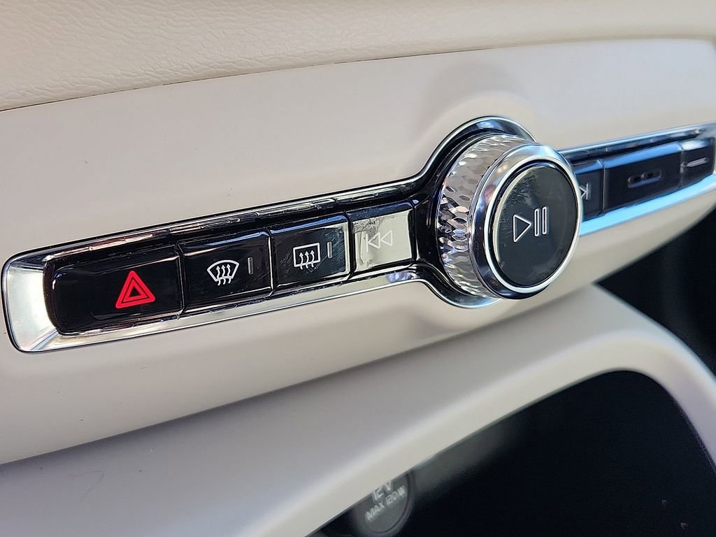 Used 2023 Volvo XC40 B5 Plus w/ Driver Assist Package image 26