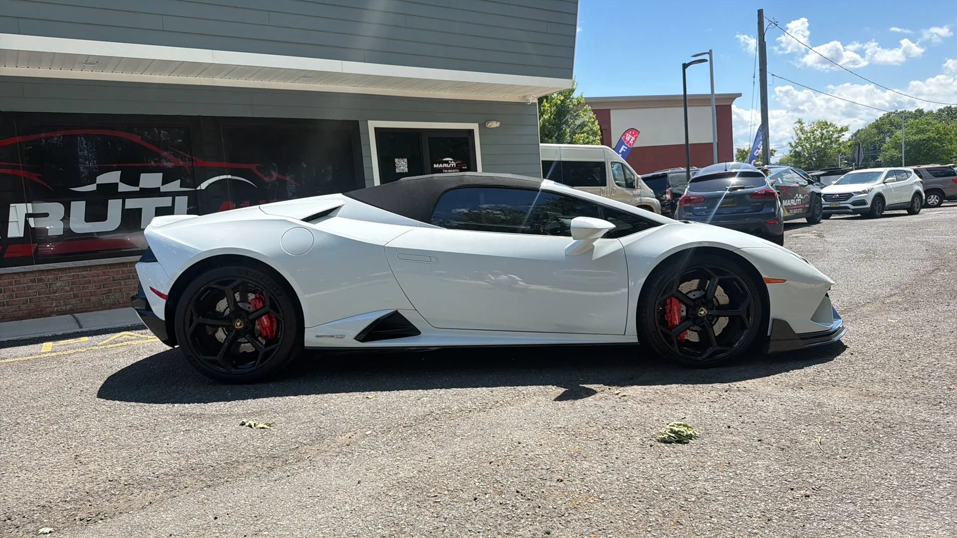 Used 2021 Lamborghini Huracan EVO RWD image 5